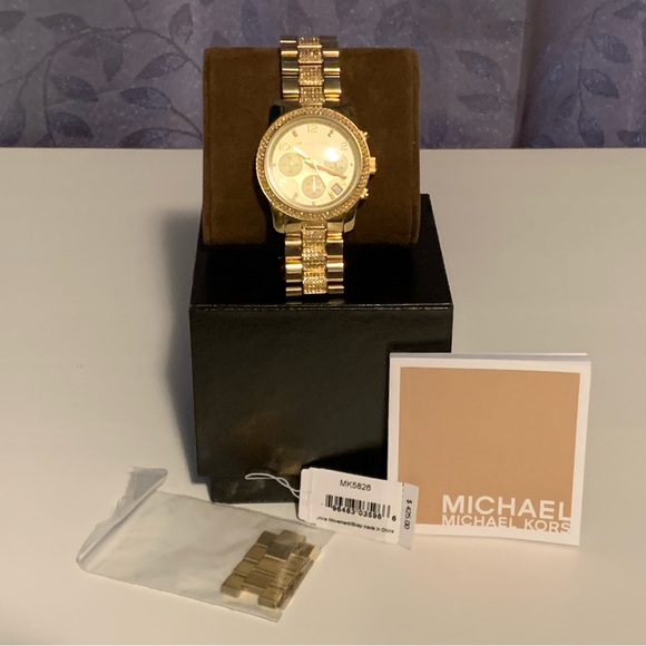 🎉Host Pick🎉 Michael Kors - Runway Gold Tone Bracelet Watch (MK5826) - Picture 1 of 8